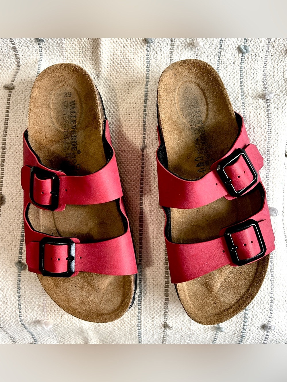 Women’s Valleverde Leather Wide Strap Slip-On Sandals European Red EU39/US8